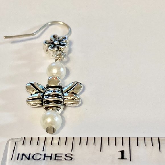 White Pearl Bumble Bee Earrings Silver Plated Dangle Insect Queen Bea Glass Bead - Picture 10 of 11